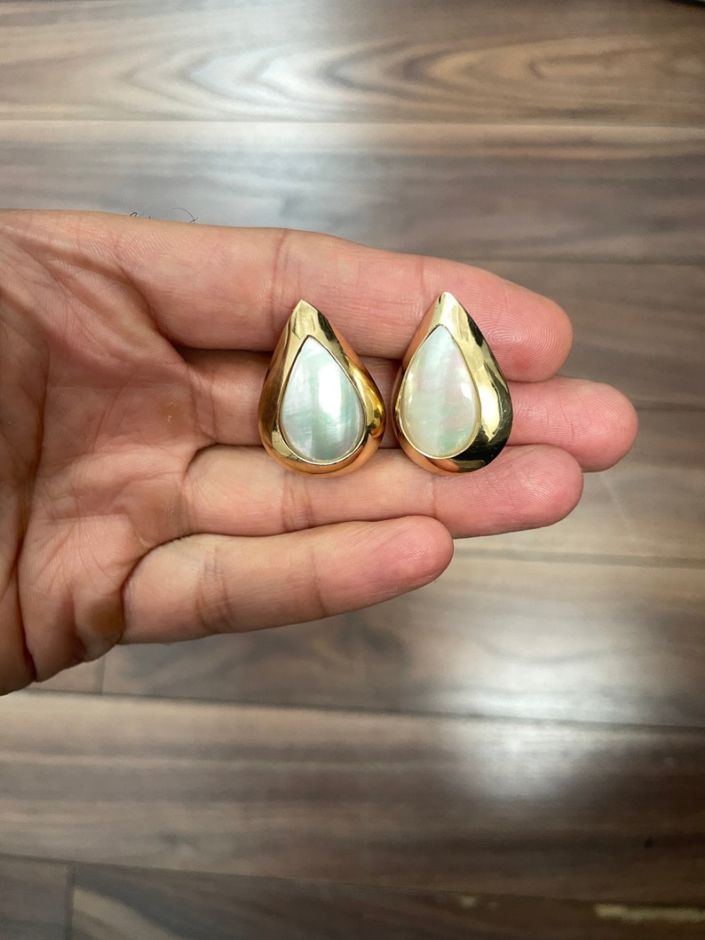 Vintage Teardrop Pearl Earrings Gold 10k, Yellow Gold Pear Shaped Clip on Earrings, Vintage Jewelry image 3