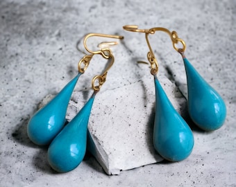 boucles d'oreilles bleues,boucles contemporaines, boucles émaillées, boucles longues, boucles créateur, cadeau unique femme