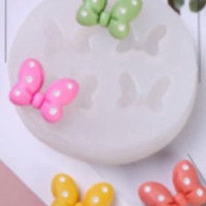 Set of 4 small bows