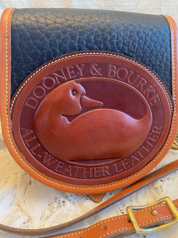 VINTAGE DOONEY & BOURKE Big Duck shoulder bag purse