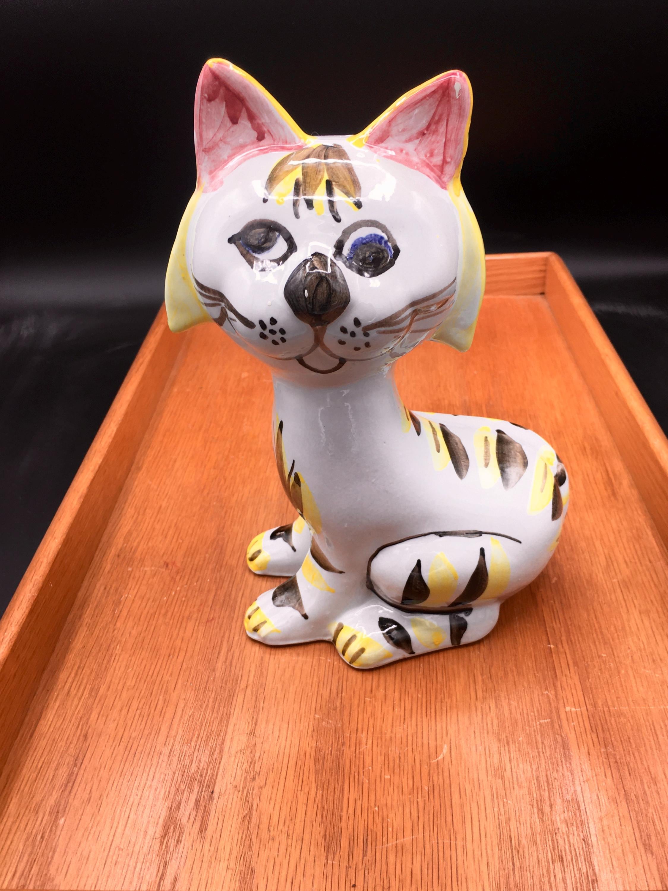 Big Eye Cat Figurine - Etsy