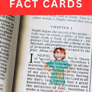 Peut inclure: Une collection de cartes informatives sur le Livre de Mormon avec des bordures color&eacute;es et des illustrations de personnages comme Mosiah et le roi Benjamin, accompagn&eacute;es d'une page du Livre de Mormon avec un petit autocollant.