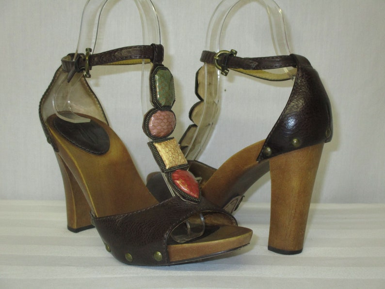 Frye Dolly Jeweled T Strap Leather Wood High Heel Sandals Shoes Size 5