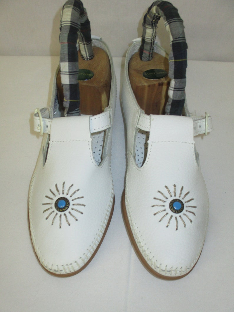 Vintage Minnetonka Moccasins UNWORN White Leather Mary Jane Shoes Size 8