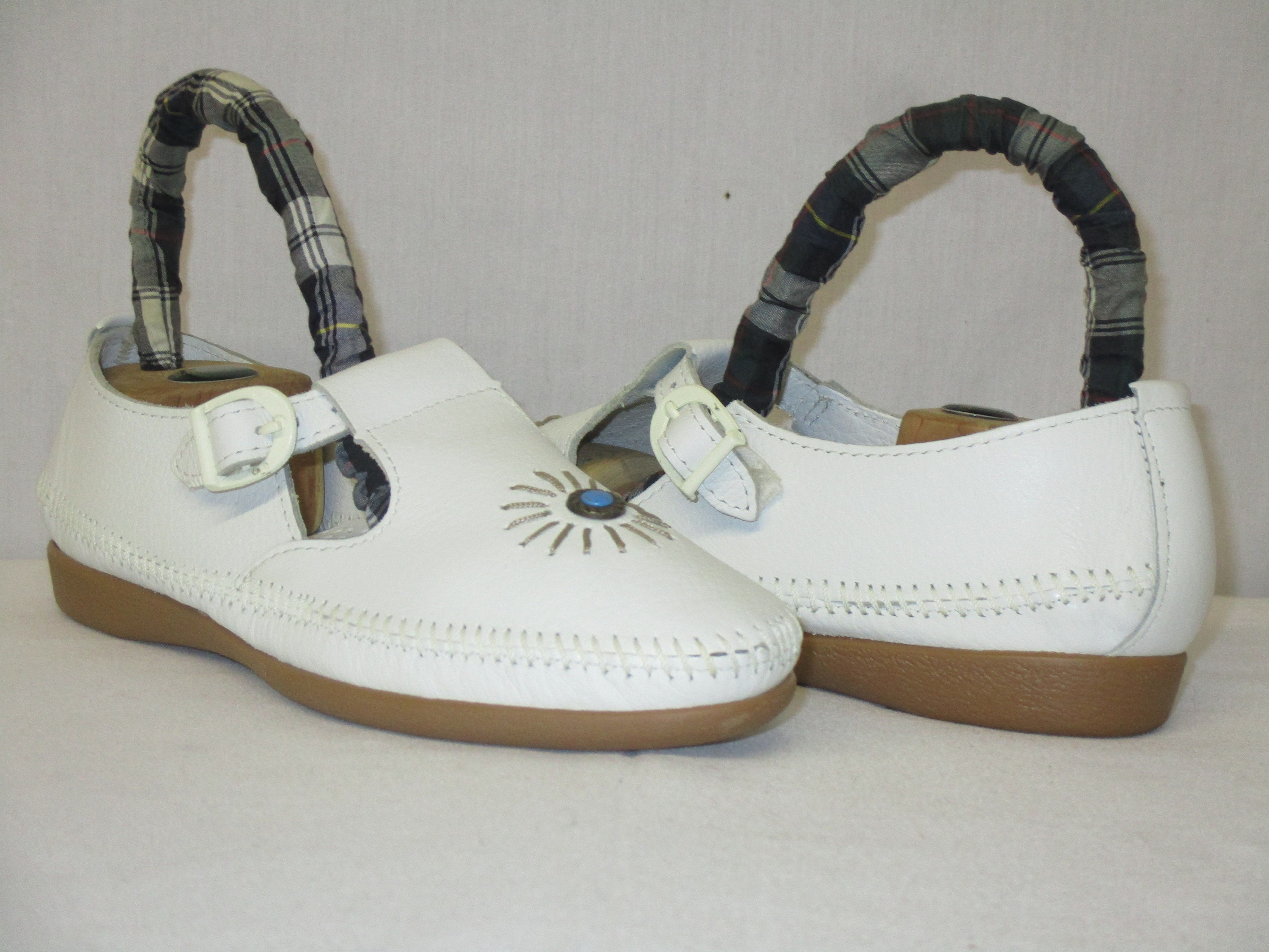 white minnetonka moccasins