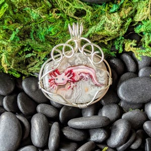 Axolotl Lace Agate Pendant