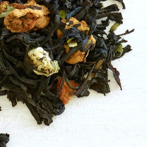 GREEN APPLE Black Tea - Organic Loose Leaf Tea, book lover, Sweetness like a candied apple, fresh and tart with mellow note of apples