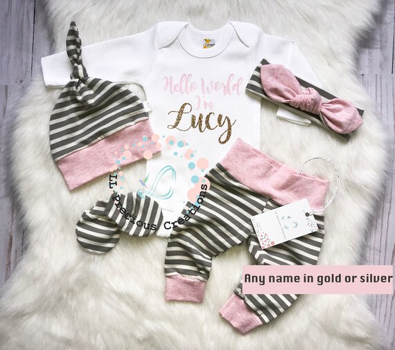 hello world coming home outfit