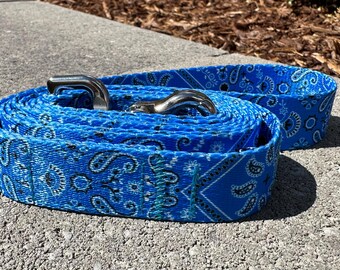Correa para perro con estampado de bandana azul