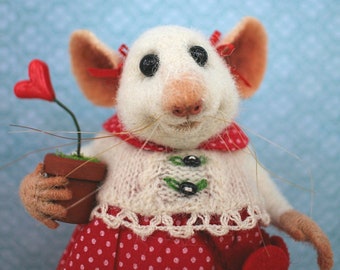 Lovely Mouse with Heart, Cute Gift Idea