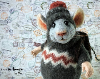 Traveler Mouse with Backpack Tourist Mouse Discoverer Grey Rat Needle Felted Eco Toy Felt Animal Eco Toy Wool Felted Gift for Boyfriend