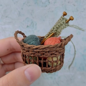 Miniature Wicker Basket with Knitting Needles & Yarn Balls, Mini Knitting Kit, 1:6 Dollhouse  Basket, Gift for Knitter, Blythe Basket