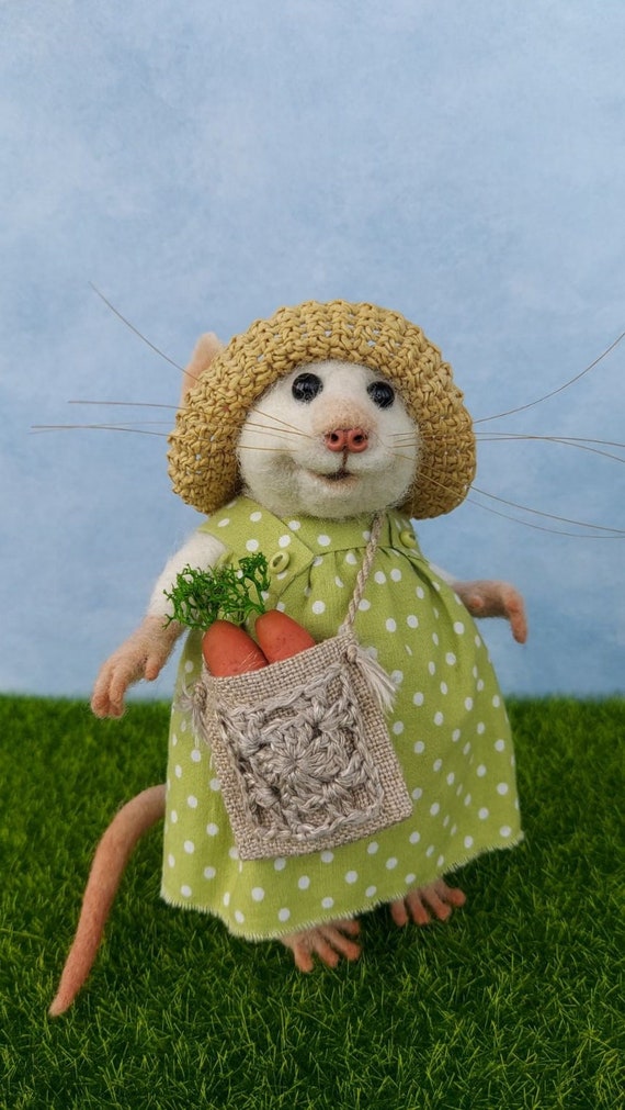 Knitting Mouse - Fairy Fae Handmade Needle Felt Decoration Knitting Mouse - Fairy Fae Handmade Needle Felt Decoration
