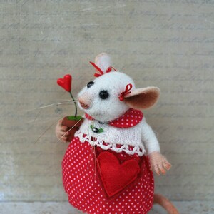 Needle Felted Mouse With Heart, Handmade Wool Felt Art Doll - Etsy