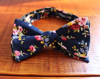 Unisex floral print bow tie