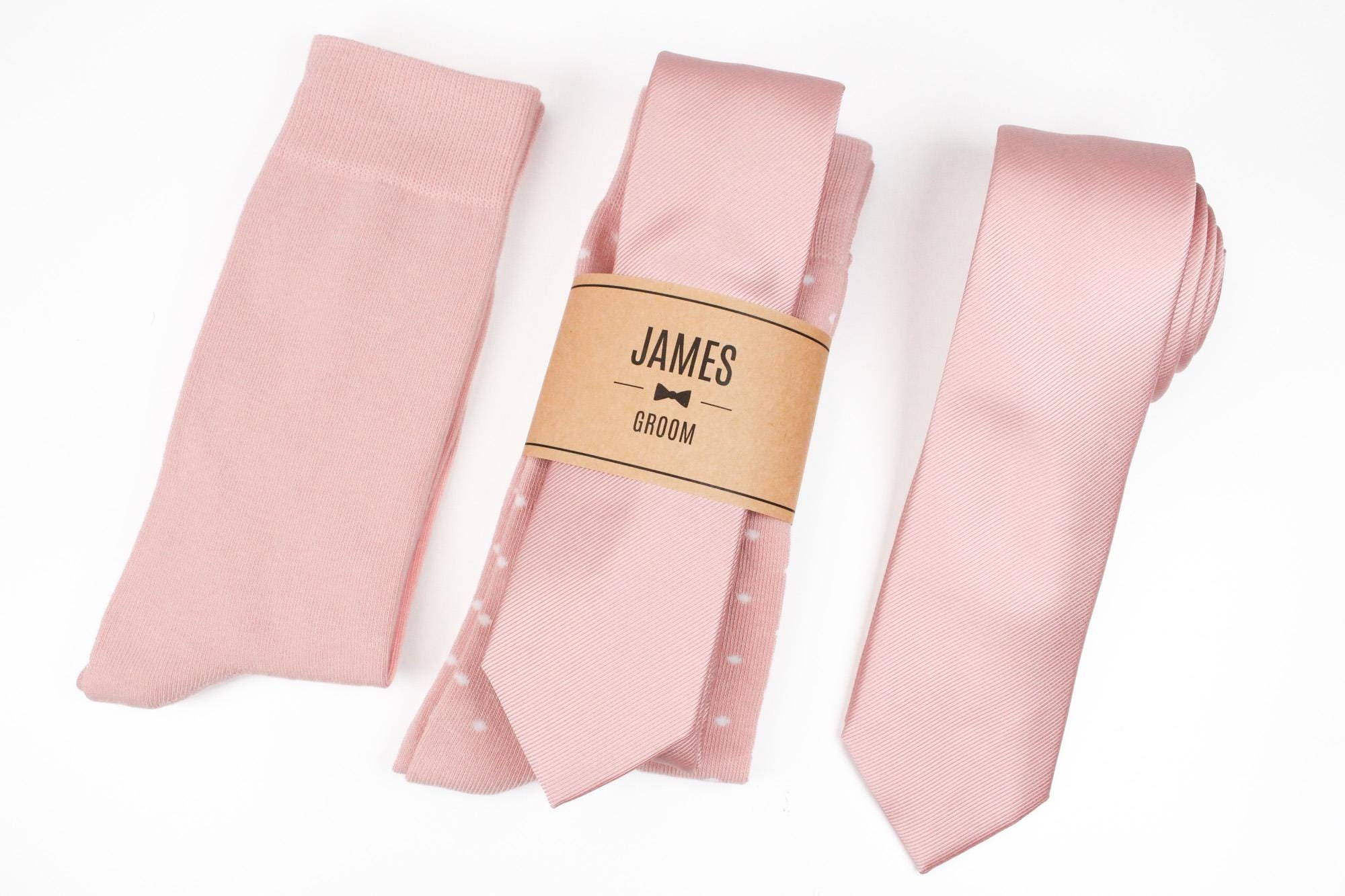 Ensemble cravate et chaussettes rose poudré pour mariage