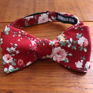 Burgundy Floral Cotton Bow Tie: Men&#39;s Wedding Self-Tie