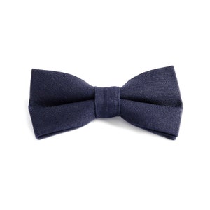 Men&#39;s Navy Bow Tie: Pre-Tied Cotton Linen Blend
