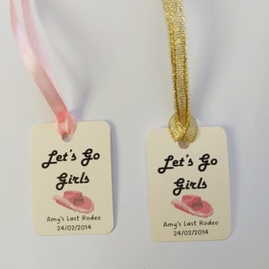 Lasst uns gehen Mädels, Hen Party, Rodeo Hen Party, Cowgirls Hen Party, letztes Rodeo, Cowgirl, Hen Party Tags, Tags, Gunstanhänger, Taschenanhänger