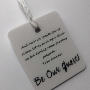 Etichette per matrimonio a tema La bella e la bestia, etichette per essere nostri ospiti, matrimonio a tema La bella e la bestia, etichette per apparecchiare la tavola, etichette per bomboniere.