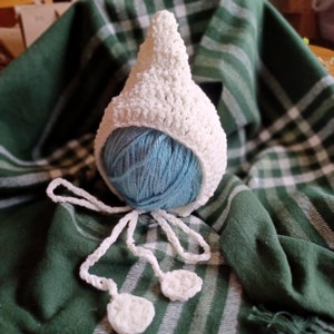 Pixie bonnet for baby