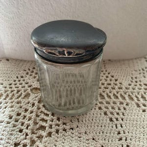 Antikes Glasgefäß aus Sterlingsilber von Samuel M. Levi (1917), Birminghamer Punze, Schminktischgefäß, Silber-Schminkdose aus der Zeit Georgs V.