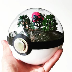 WEAVILE (Large 5.5inch) Pokeball Diorama Terrarium
