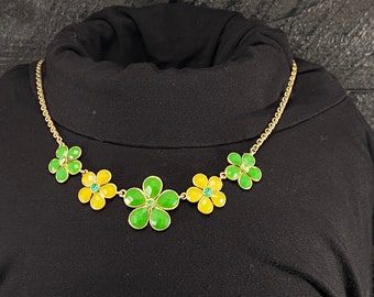 Choker Collar Necklace with Lemon Yellow and Lime Green Stones Set in Gold Tone, Statement Necklace, Costume Jewelry Unique Neck Décor