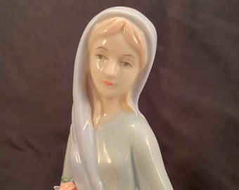 Vintage Porcelain Lladro Replica &#39;Woman Sitting with Flowers&#39; Delicate Figurine Statue