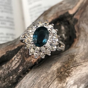 Blue Sapphire Diamond Rhinestone Ring, Woman&#39;s Glamour Ring, Costume Jewelry, Cocktail Ring, Silver 18K HGE Size 8, Cluster Sapphire Ring