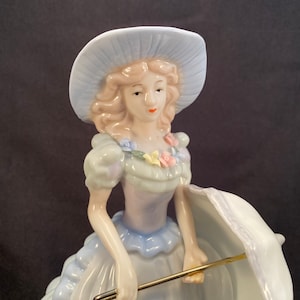 Südliche Belle Porzellan Figur mit Sonnenschirm Statue, Vintage Sammler Skulptur, viktorianische Frau halten Sonnenschirm Figur, Dame Figur