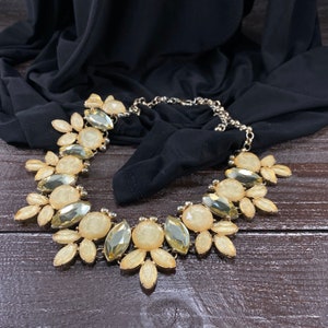 Bib Necklace, Bavette Statement Choker Necklace, Vintage Glamour Jewelry, Chunky Bib Necklace with Gold Rhinestones, Fashion Jewelry