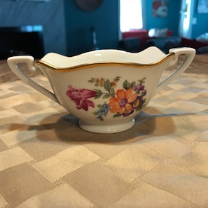 Sugar Bowl Antique Bavaria Schumann avec Wildflower Design et Gold Trim, Porcelain Serving Bowl