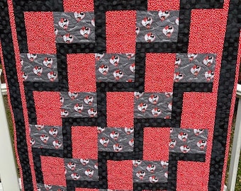 Just  Minnie!  Disney Quilt of cotton and flannel, homemade, professional quilting