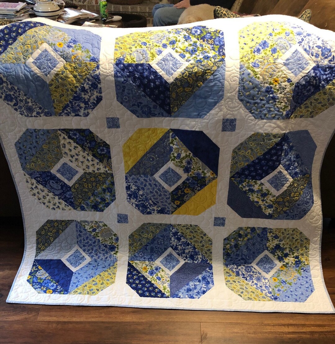 Springtime Blue & Yellow Quilt, High Quality Fabrics, Professional