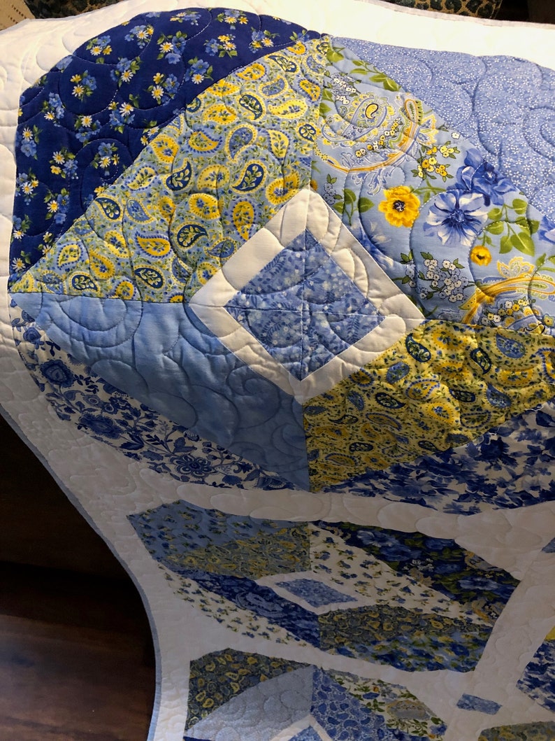 Springtime Blue & Yellow Quilt, High Quality Fabrics, Professional