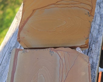 Un montón de dos bonitas losas en bruto de Picture Jasper