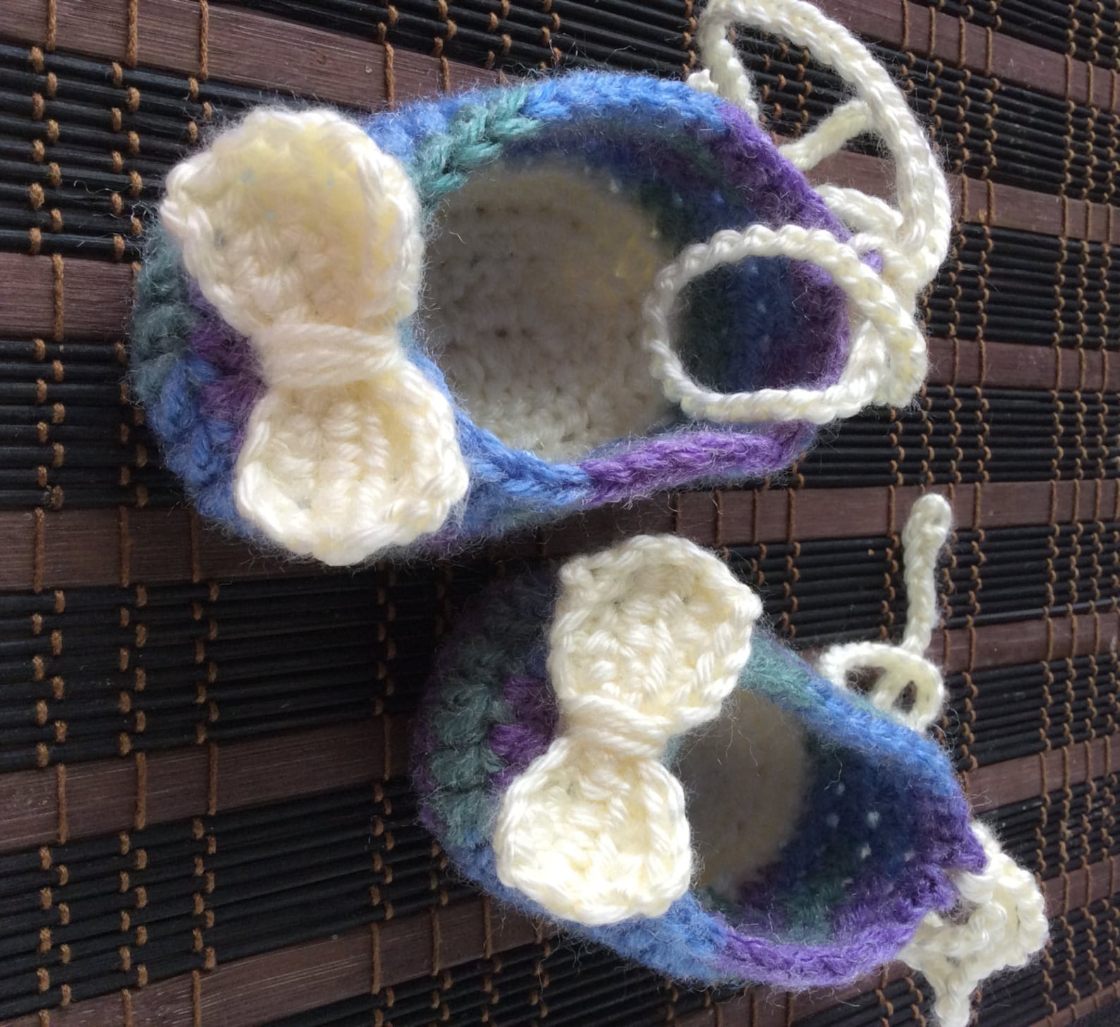 crochet baby sandals.baby girl ballerina shoes.crochet ballet shoes for baby girls.baby girl shoes.baby bow shoes.newborn shoes.