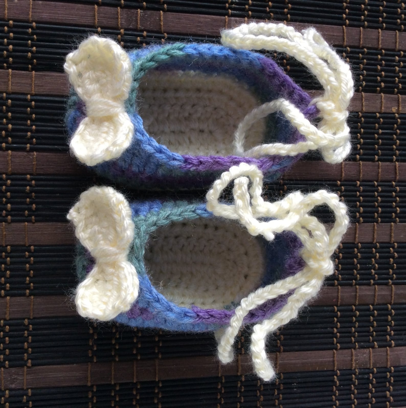 crochet baby sandals.baby girl ballerina shoes.crochet ballet shoes for baby girls.baby girl shoes.baby bow shoes.newborn shoes.