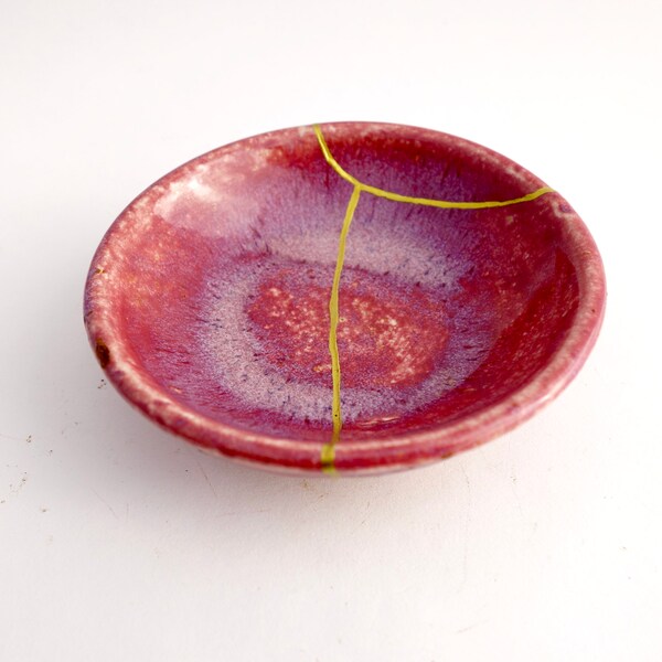 Kintsugi Pottery - Kintsukuroi Ring Dish - Puro Kintsugi Traditional Repair - Japanese Handmade Wabi Sabi Ceramic - Pink