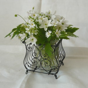 Metal  iron wire bowl basket, ornamental cottage rustic Art Nouveau bowl, wire bowl, fruit bowl, kitchen bowl,