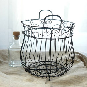 Metal  iron wire bowl basket, ornamental cottage rustic Art Nouveau bowl, wire bowl, fruit bowl, kitchen bowl,