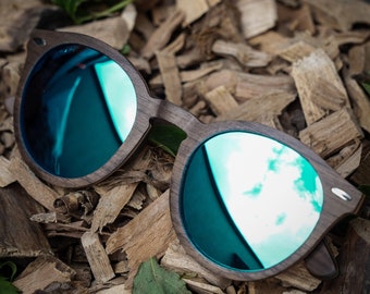 Runde Sonnenbrille aus Holz, Sonnenbrille aus Walnussholz, Sonnenbrille aus Holz für Frauen, Sonnenbrille aus Holz polarisiert, gravierte Sonnenbrille aus Holz, personalisiert