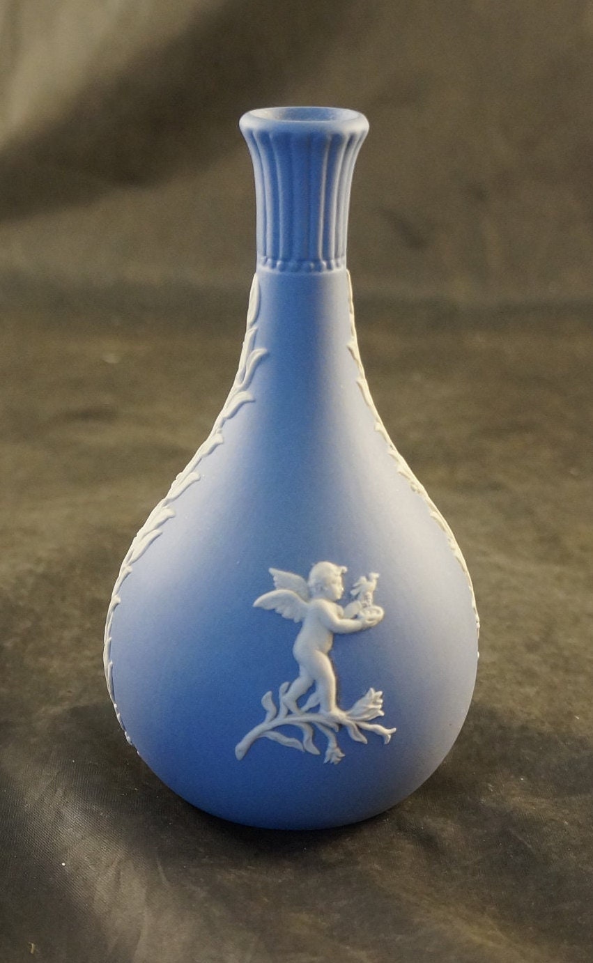 Wedgwood Jasperware Vase - Etsy Canada