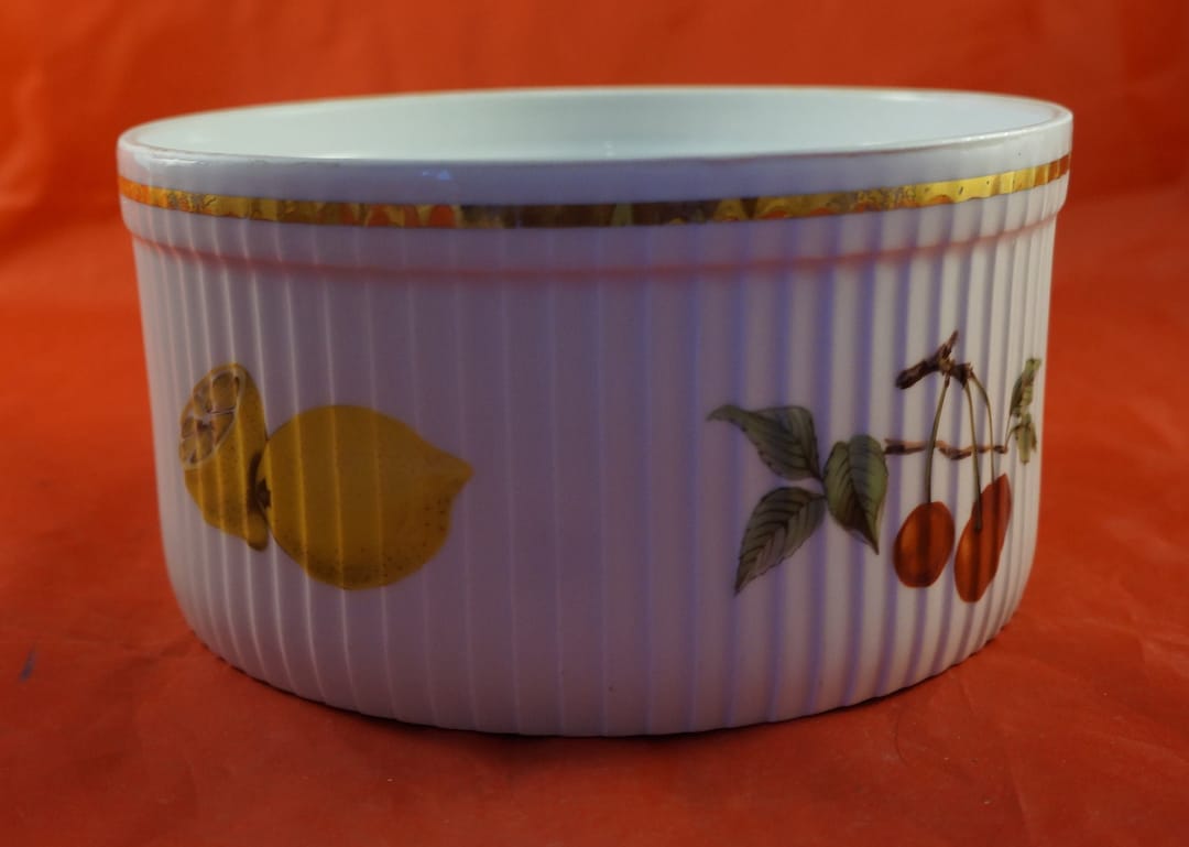 Royal Worcester Evesham Gold Porcelain Souffle Casserole Dish Size 0