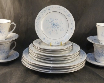 20 Piece Start Set from Noritake CAROLYN Pattern 4 Five Piece Place Setting