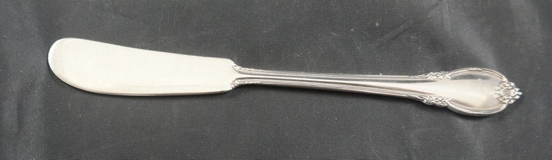 25 Pieces of Rogers 1847 REMEMBERANCE Silver Plate Flatware