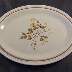 RAVEL by Royal Doulton Large 13 1/4 inch Platter
