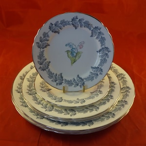 Lot of 6 Plate in Fine Bone China from Aynsley 2 Dinner Plate 2 Salad Plates & 2 Bread and Butter Plates