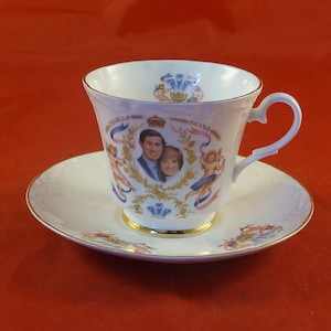 Feine Bone China Tasse mit Untertasse Made in Canada zur Erinnerung an die Hochzeit Prinz Charles und Lady Diana